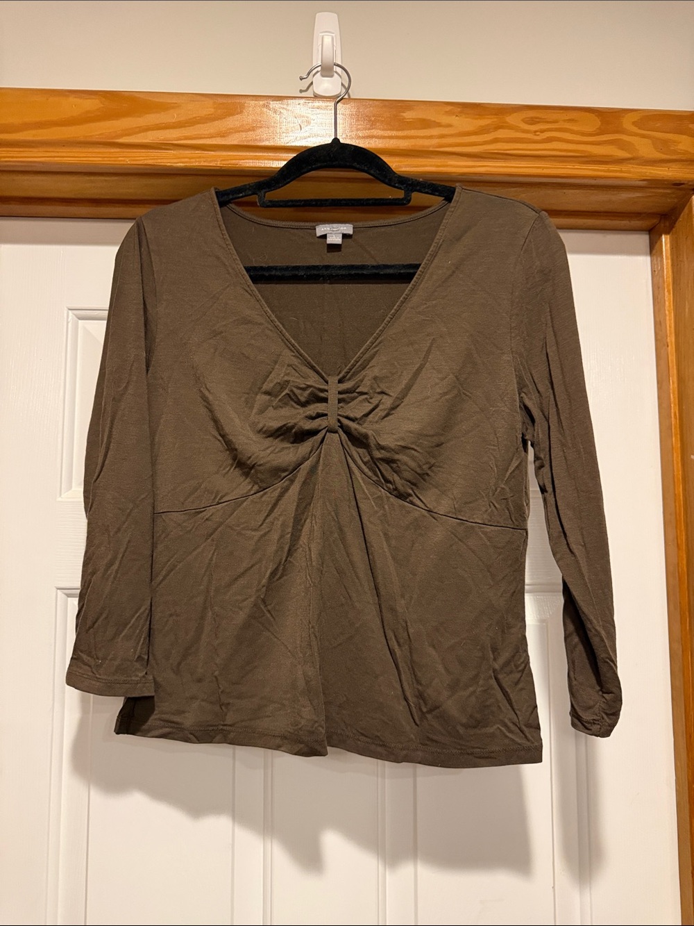 Ann Taylor Brown Twist-Front V-Neck Long Sleeve Top Women’s Large